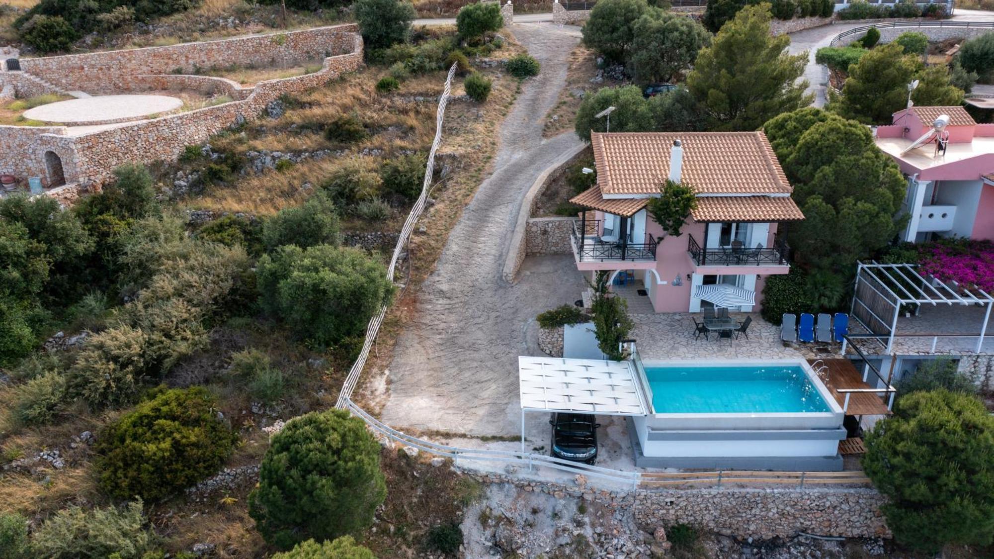 Coastal Paradise Found - Komis' Private Pool Retreat Agios Nikolaos  Exterior photo
