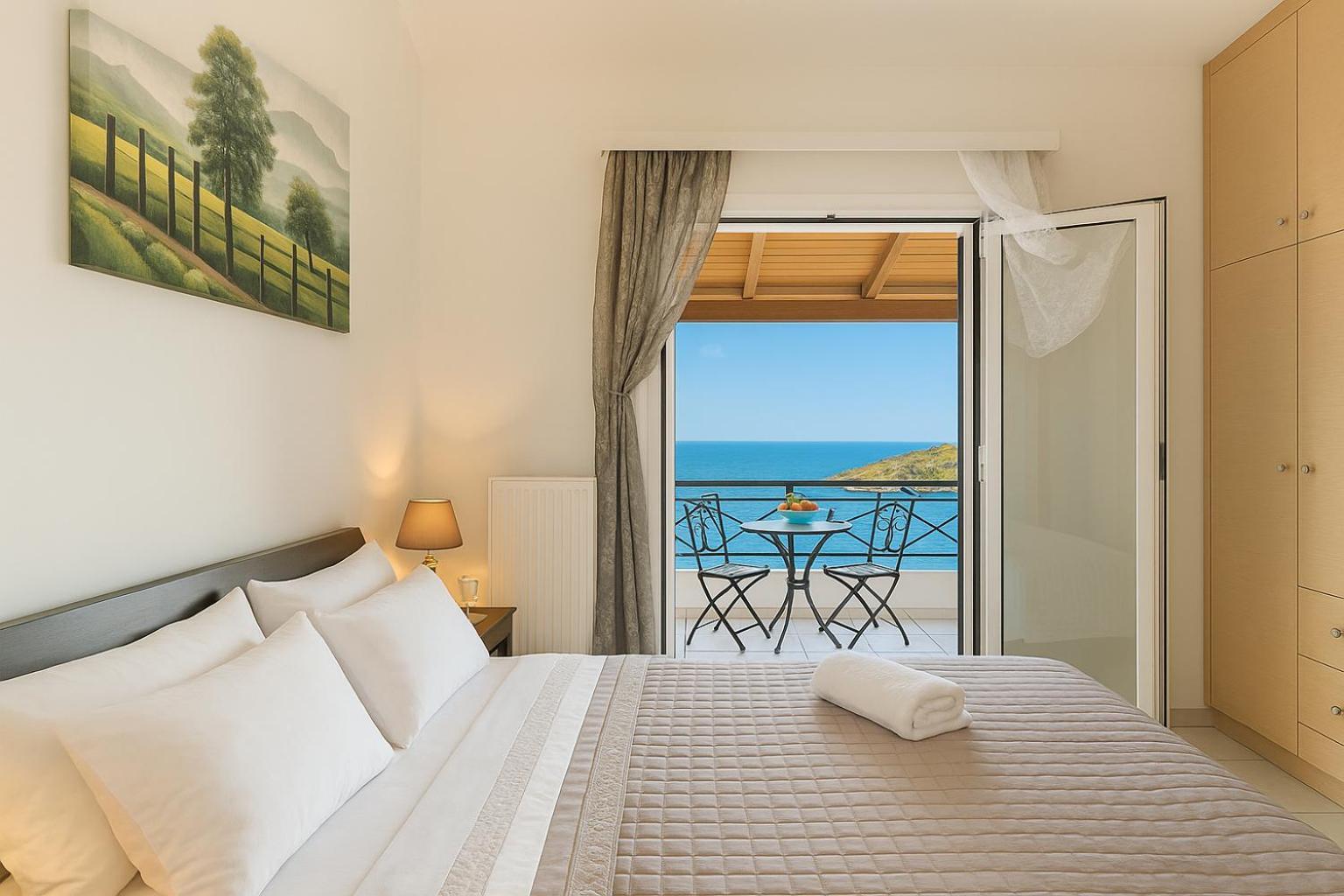Coastal Paradise Found - Komis' Private Pool Retreat Agios Nikolaos  Exterior photo