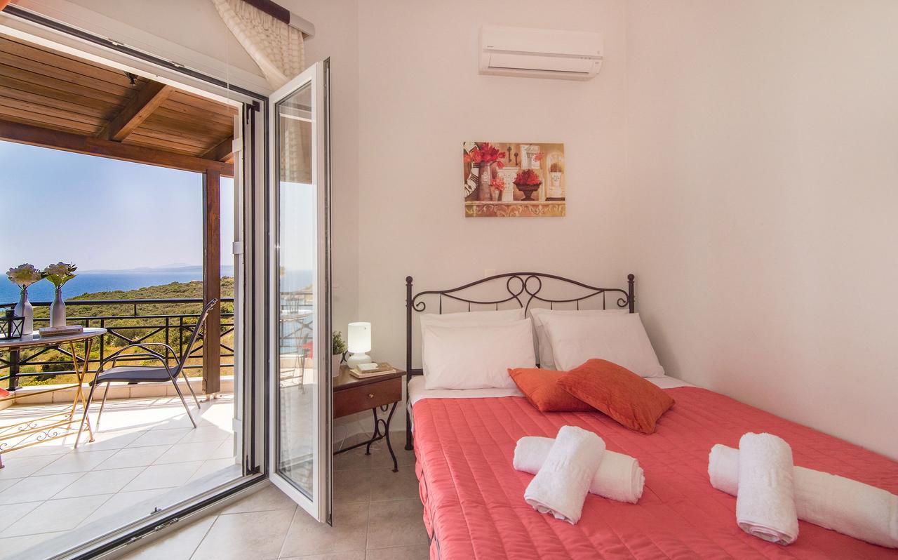 Coastal Paradise Found - Komis' Private Pool Retreat Agios Nikolaos  Exterior photo