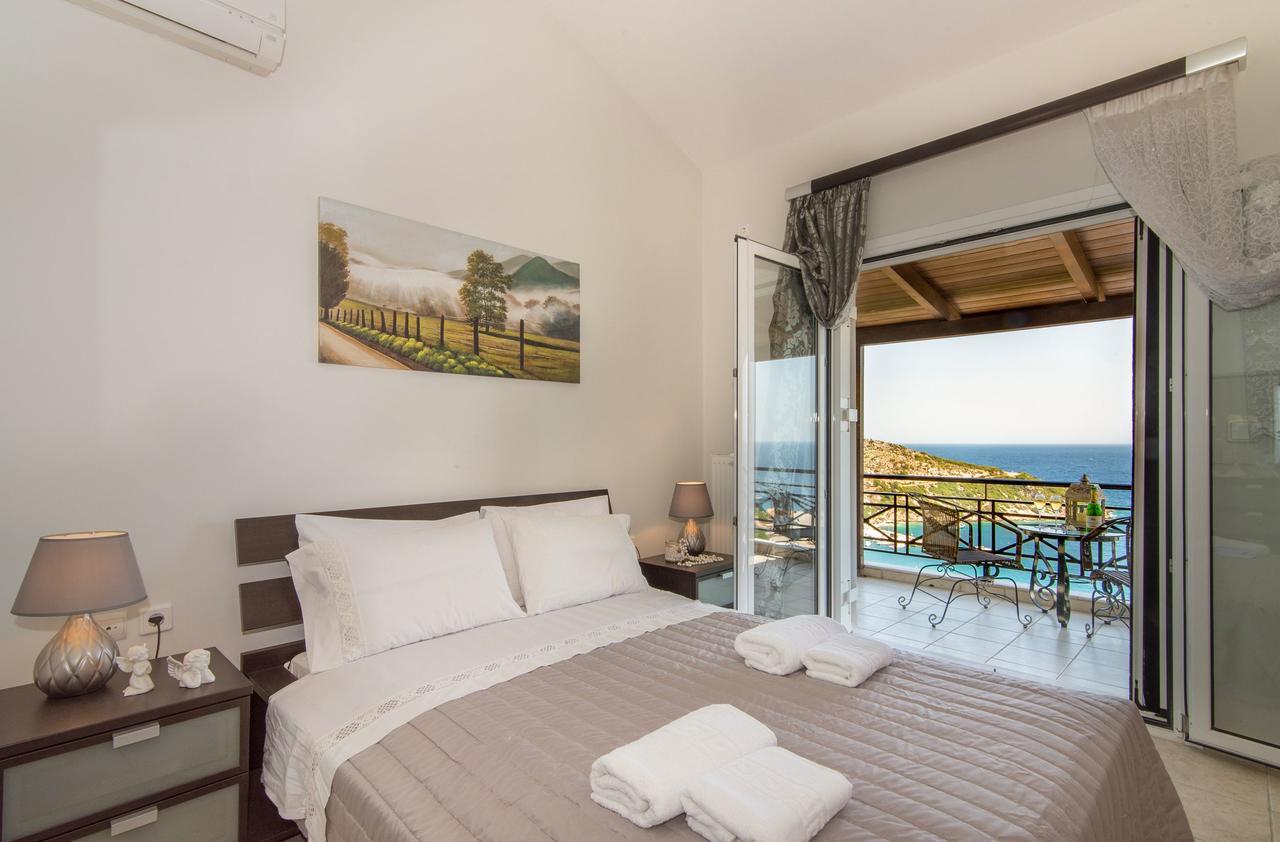Coastal Paradise Found - Komis' Private Pool Retreat Agios Nikolaos  Exterior photo